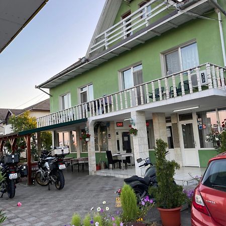 Pensiunea Simina Caransebes Bagian luar foto